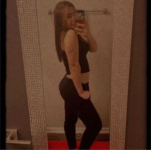 Meet your Posher, Karina